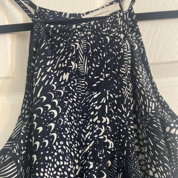 Wren & Willa Women’s Medium Sleeveless Skirt - Picture 2 of 10